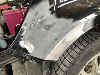 ススキイグニス接触事故破損パーツ補修/フロントフェンダー板金塗装