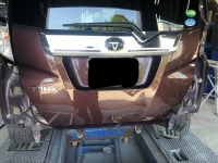 信号待ち中に追突されたトヨタタンクの自動車保険適応事故修理