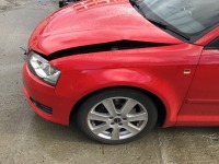 アウディA3スポーツバック 車両保険対応のフロント周り損傷修理！