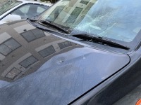 三菱ekワゴンのガラス割れ/ボンネット凹みを保険適応予算内で修理