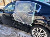 交通事故でスバルレガシィの左側面が大幅に破損！自動車保険修理！