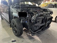 車両保険で鹿と正面衝突したダイハツロッキーのフロント周り修理