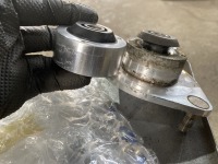レガシィのガタがある車高調のアッパーマウントを新品に交換修理