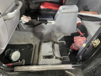 ジープラングラーのシートがスライドしない不具合を点検・修理