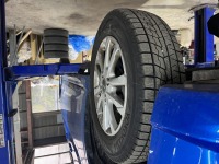 秋来ず冬に?スタッドレスタイヤ交換作業お問い合わせ増えています