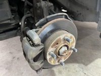 ブレーキパッドの残量にご注意！キーキー音やゴー音など点検/修理