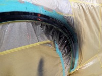 アルファロメオステルヴィオの左アーチモールについた傷を塗装修理