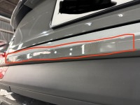 アウディQ5リアバンパーのデコボコやツブツブ傷を綺麗に板金塗装