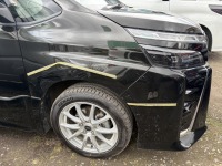 ヴォクシーの車体全体いたずら傷(線傷)を車両保険を使用して修理