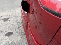 柱に衝突したトヨタ エスティマ！車両保険対象外で修理費は全額自己負担