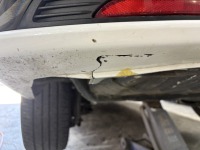 オデッセイの千切れるように割れて変形したリアバンパー底部を修理