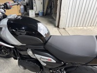新車スラクストン400のタンク傷をタッチアップ補修と磨きで修理