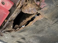 FC3C型RX-7の室内貫通したフロア下回り腐食穴を鉄板溶接＆補強修理