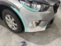 CX-5のフロントバンパー擦り傷(右側全体)を部分塗装仕上げで修理