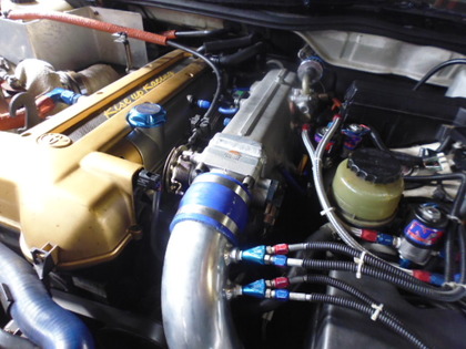 アリストjzs161にスープラjza80サージタンクを取り付け 大容量化 チューニングショップ Gtスポーツ車専門店 札幌 ガレージライズアップ Do Blog ドゥブログ