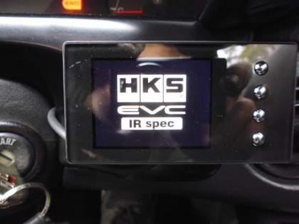 スカイライン GT-R BNR32にHKS EVC6-IRを取り付け