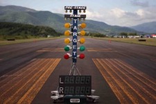 週末はレース開催の為、臨時休業になります!