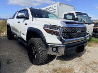 タンドラ ダブルキャブ SR5をご成約頂きました！