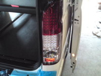 ハイエース２００系　新型に　ＬＥＤ　テールランプ＆バルブ（電球）ＬＥＤ化！
