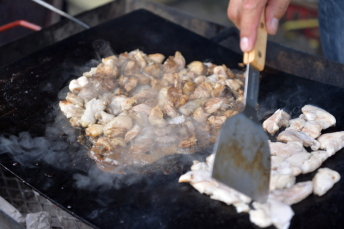 みんなで食べるご飯は最高に美味しい！青空レストラン♪