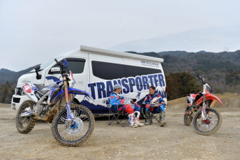 仲間とオフロードバイク練習「モトクロス・エンデューロ」