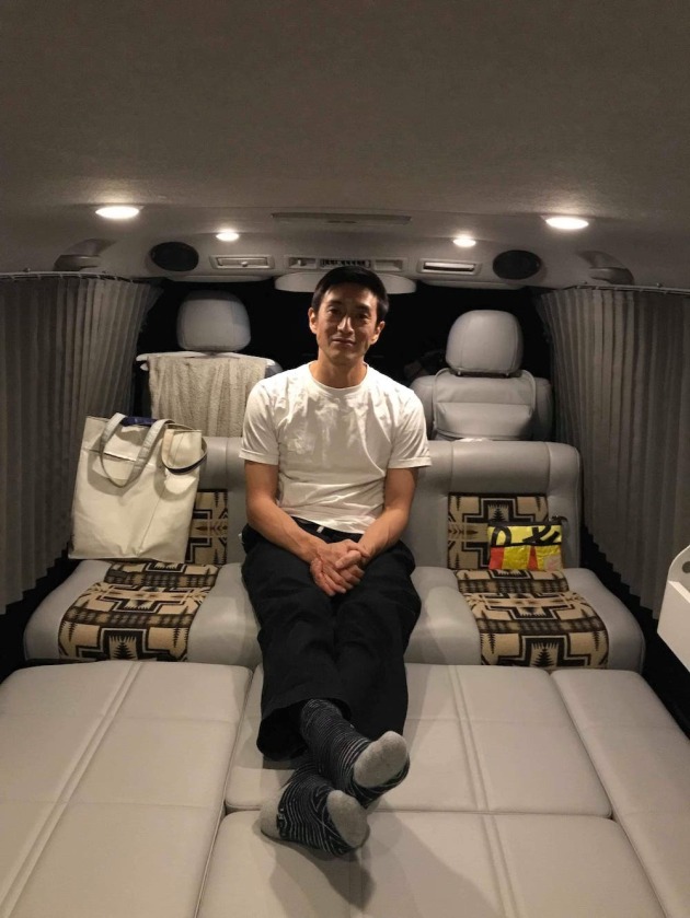 伊勢谷友介 さんが使っているハイエースの様子が届きました トランポ ハイエース他 内装設計 カスタム施工 製造販売 オグショー Do Blog ドゥブログ 伊勢谷友介 さんが使っているハイエースの様子が届きました トランポ ハイエース他 内装設計 カスタム施工 製造販売 オグショー Do Blog ドゥブログ