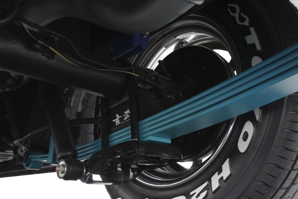 玄武　2インチダウンブロックとデベソバンプ　ハイエース200 L-20200818-5928.jpg