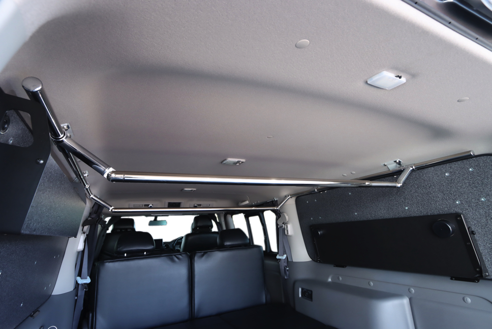 キャラバン　専用吊り棚　運転席後ろ定価45,000円 キャラバン 専用吊り棚 運転席後ろ定価45,000円 楽天市場】キャラバン