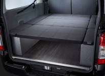 日産NV350キャラバントランスポーター：ベッドシステムの魅力と実用性！