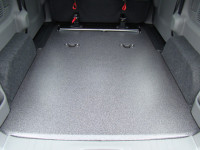 NV200ワゴンに本格的な床貼り加工