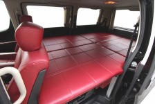 日産エルグランドで車中泊用のベッドをフルオーダー製作