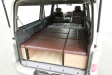 E25キャラバンで車中泊できるフルオダーベッドを製作