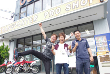 MC-SIMOこと和田さんがハイエースをトランスポーターにするためご来店して下さいました！