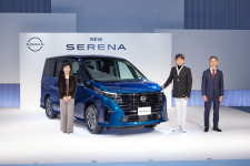 日産自動車がフルモデルチェンジされた新型セレナを発表！
