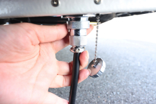 長期間のスキー場滞在に備えて外部電源システムを搭載しました!