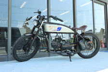 バイクのふるさと浜松では遊び仕様のキャラバンとK-16を展示！