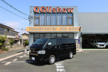 200系ハイエースダークプライムSの室内を車中泊仕様へリフォーム!